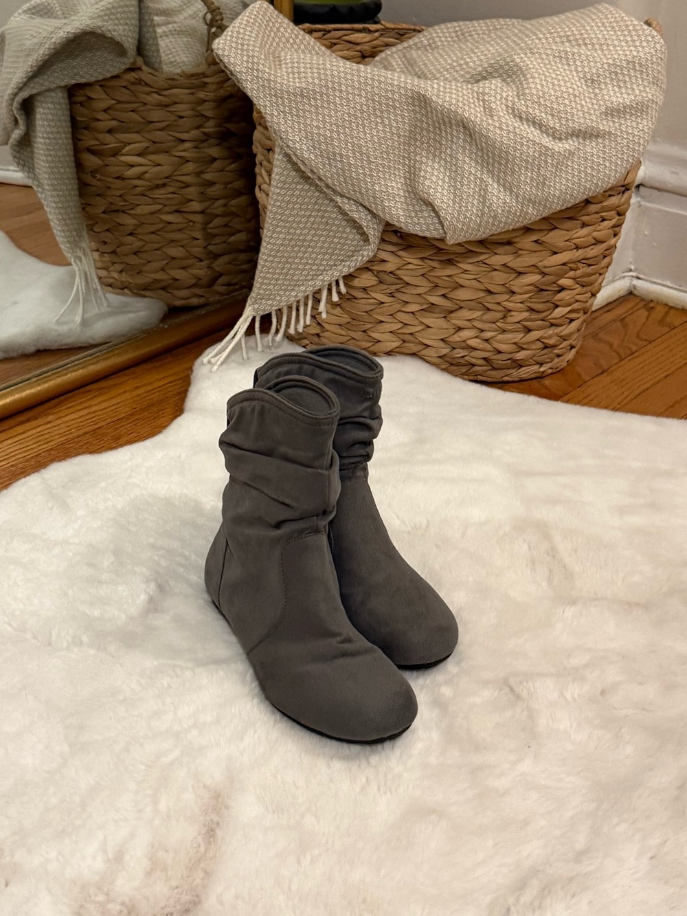 LOWER EAST SIDE Slouchy Ankle Booties in Gray - Picture 2 of 9